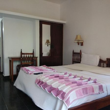 Beach Florra Inn Ковалам Экстерьер фото