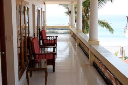 Beach Florra Inn Ковалам Экстерьер фото