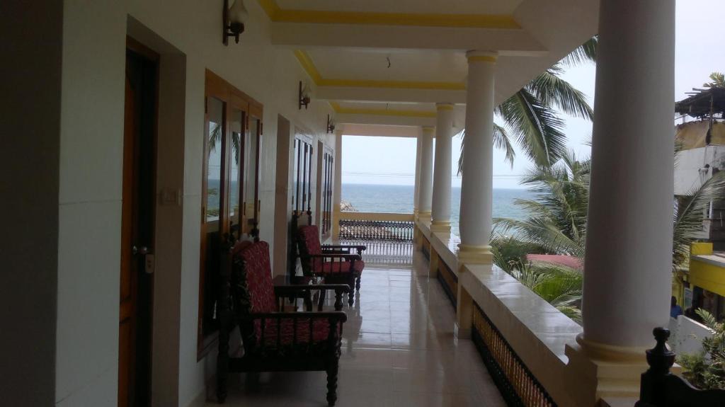 Beach Florra Inn Ковалам Экстерьер фото