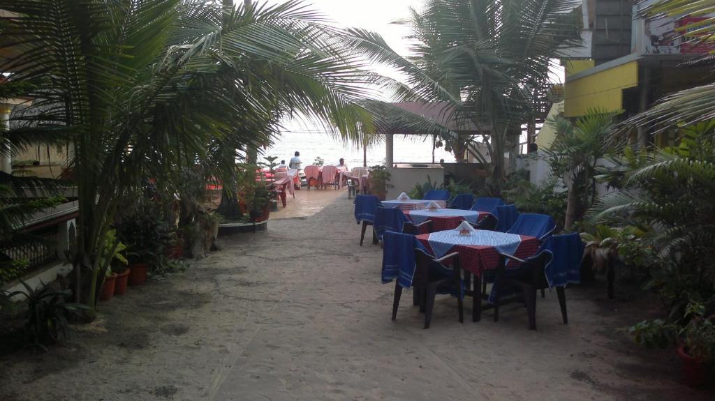 Beach Florra Inn Ковалам Экстерьер фото